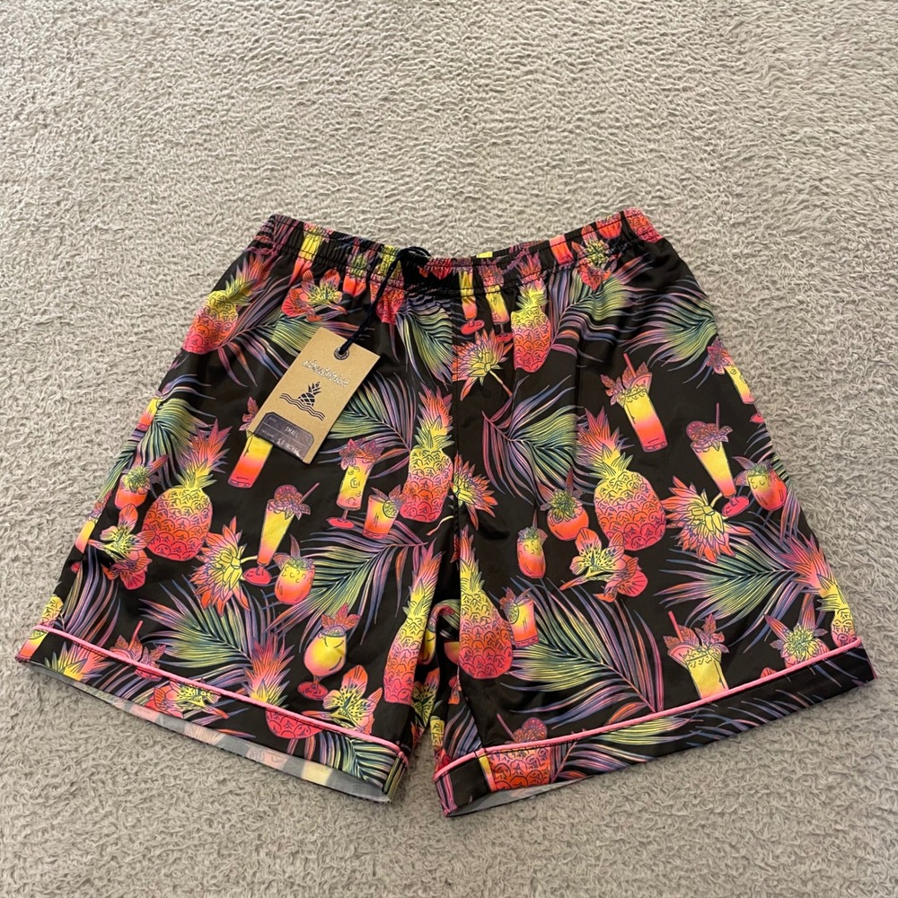 NWT Chubbies The Sunset Sips Satin Sleep Short Mens Small 5.5" Tropical Pockets